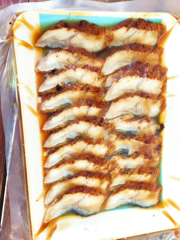 Филе угря в соусе унаги (слайcы)